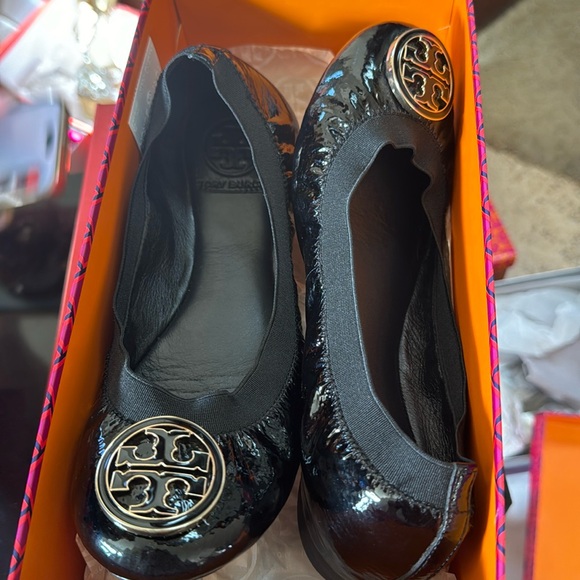 Ballet Flats - Picture 1 of 2